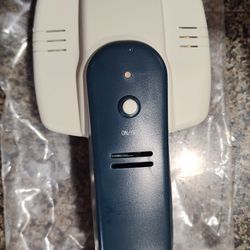 Lentek Ionic Waterless Pet Bath & Flea Repel Brush - $25