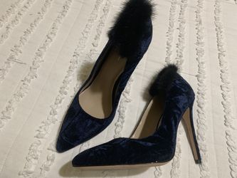 **NEW** Nicole Miller 8.5 blue velvet heels