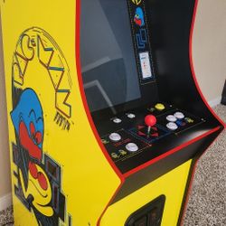Pac Man & More Arcade