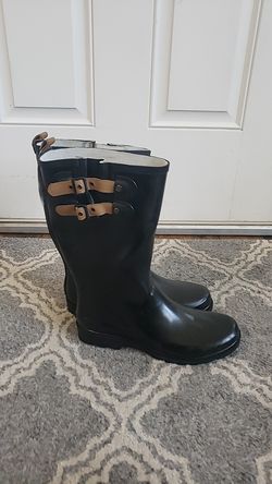 New with tags Super cute Size 10 black boots