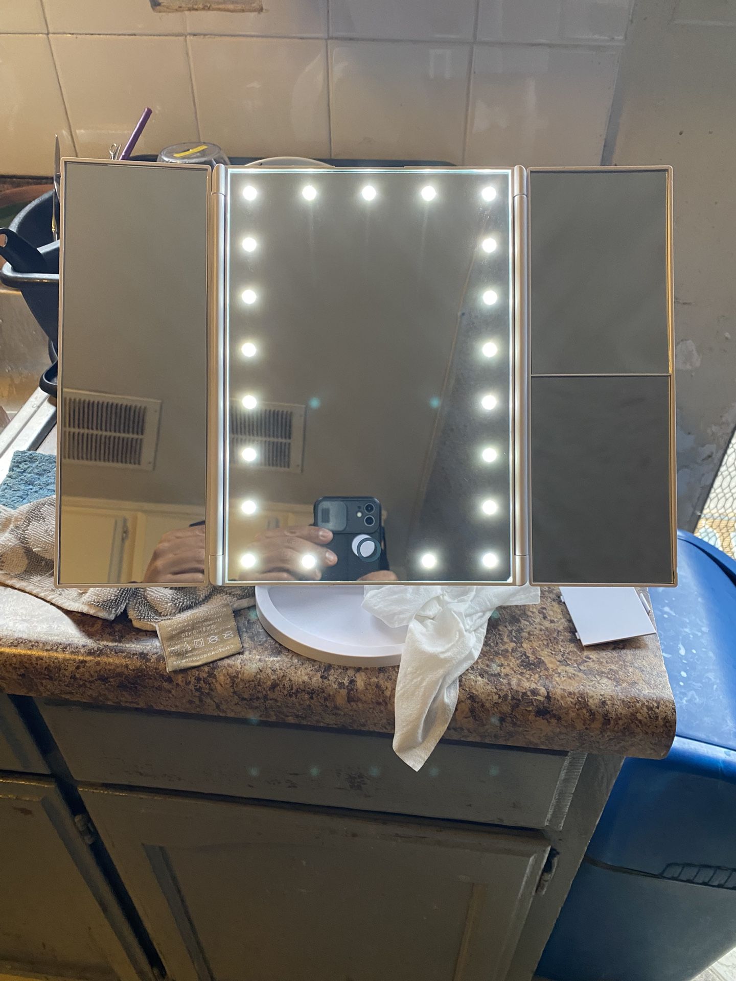 WEILY Lighted Makeup Mirror with 21 LED Lights, Trifold Vanity Mirror with 3X/2X/1X Magnification, Touch Screen, Dual Power Supply, 180 Degree Rotatio