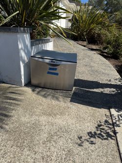 Free small dishwasher. In working condition