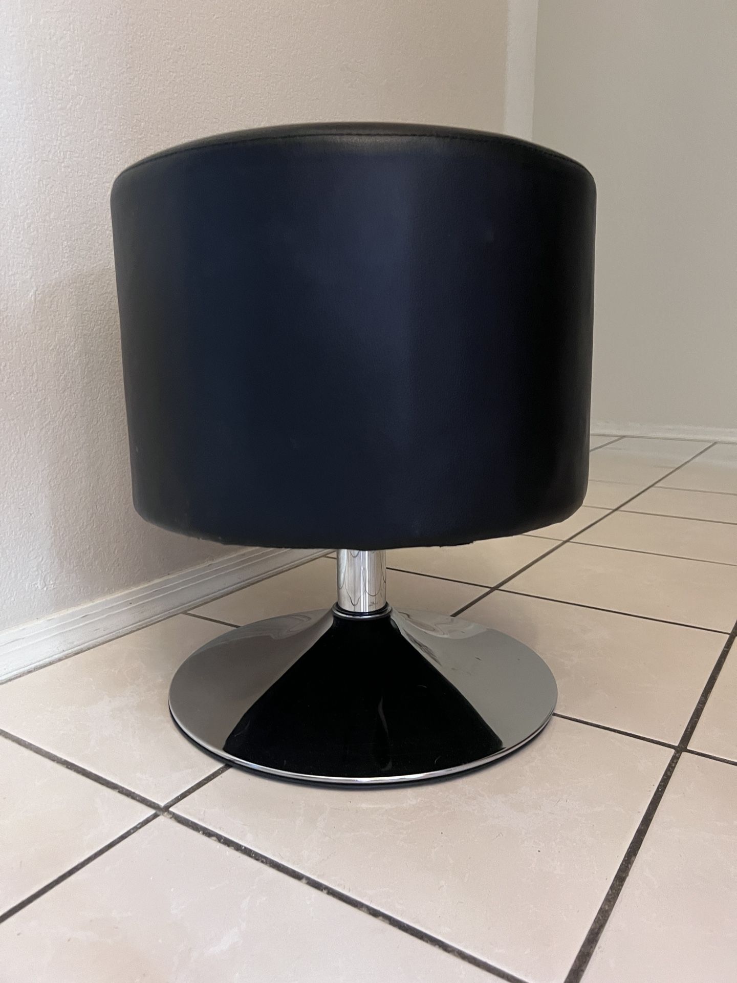Swivel Stool