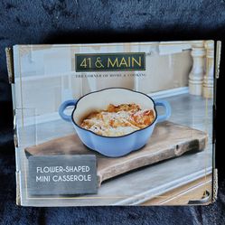 Flower shaped mini casserole