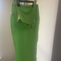 ✨ Two-Piece Skirt Set – Knee Length (Green)