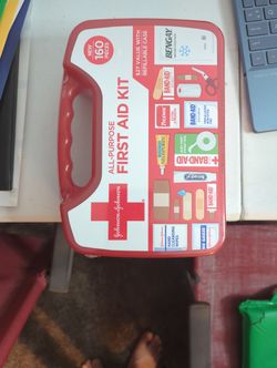 New. Johnson+Johnson First Aid Kit.  160 Pieces