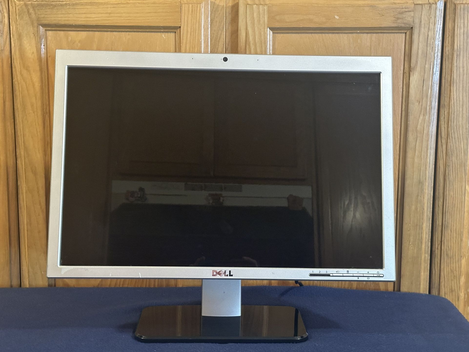 Dell 22β Widescreen Flat Panel LCD Monitor SP2208WFPt