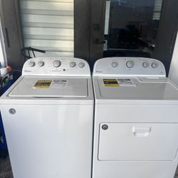WHIRLPOOL WASHER AND DRYER SET 