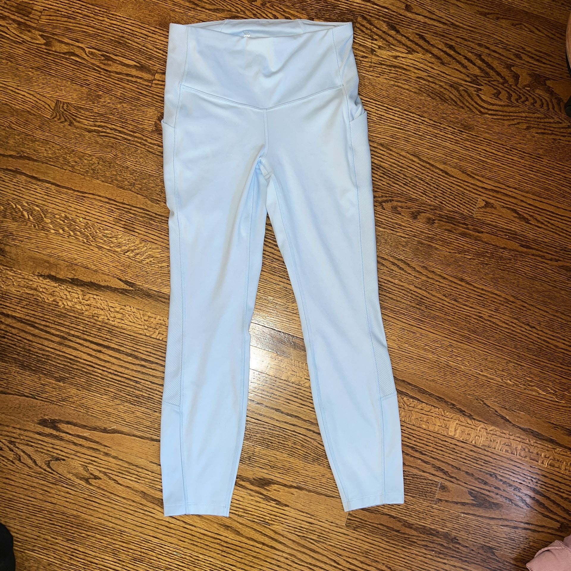 All In Motion Target Brand Yoga Pants / Leggings w/ pockets size Medium
