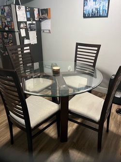 Crate and Barrel dining set (properly used)