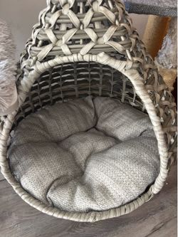 Hanging cat bed/hammock