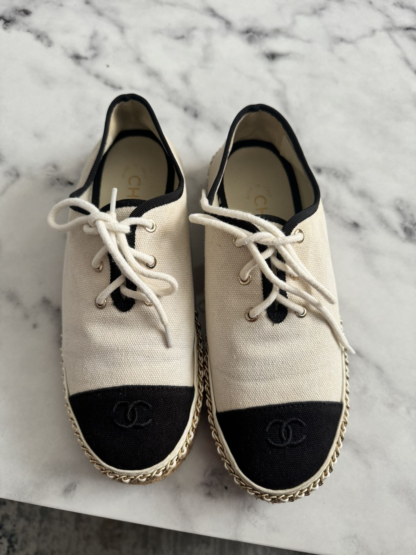 Chanel Flat Shoe Size 7 Good Conditions 