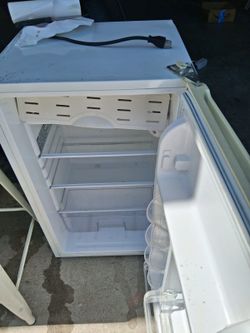 Mini fridge