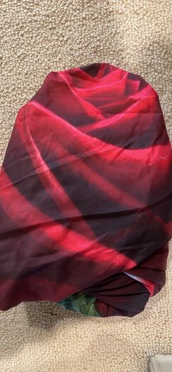 Beautiful Queen Fitted sheet with 2 pillowcases