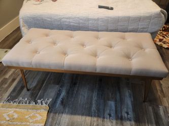 Gold/beige bench