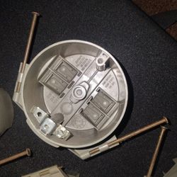 11 Brand New 3½" Diameter Ceiling Boxes