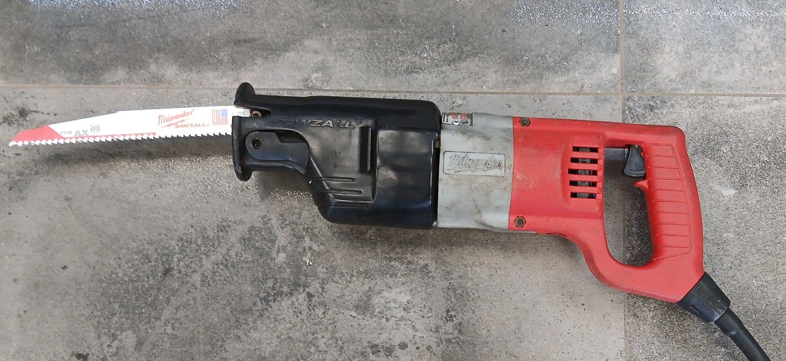 Milwaukee 6527 Corded Super Sawzall reciprocating saw