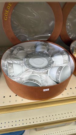 Fine Porcelin Tea Cups and plates set