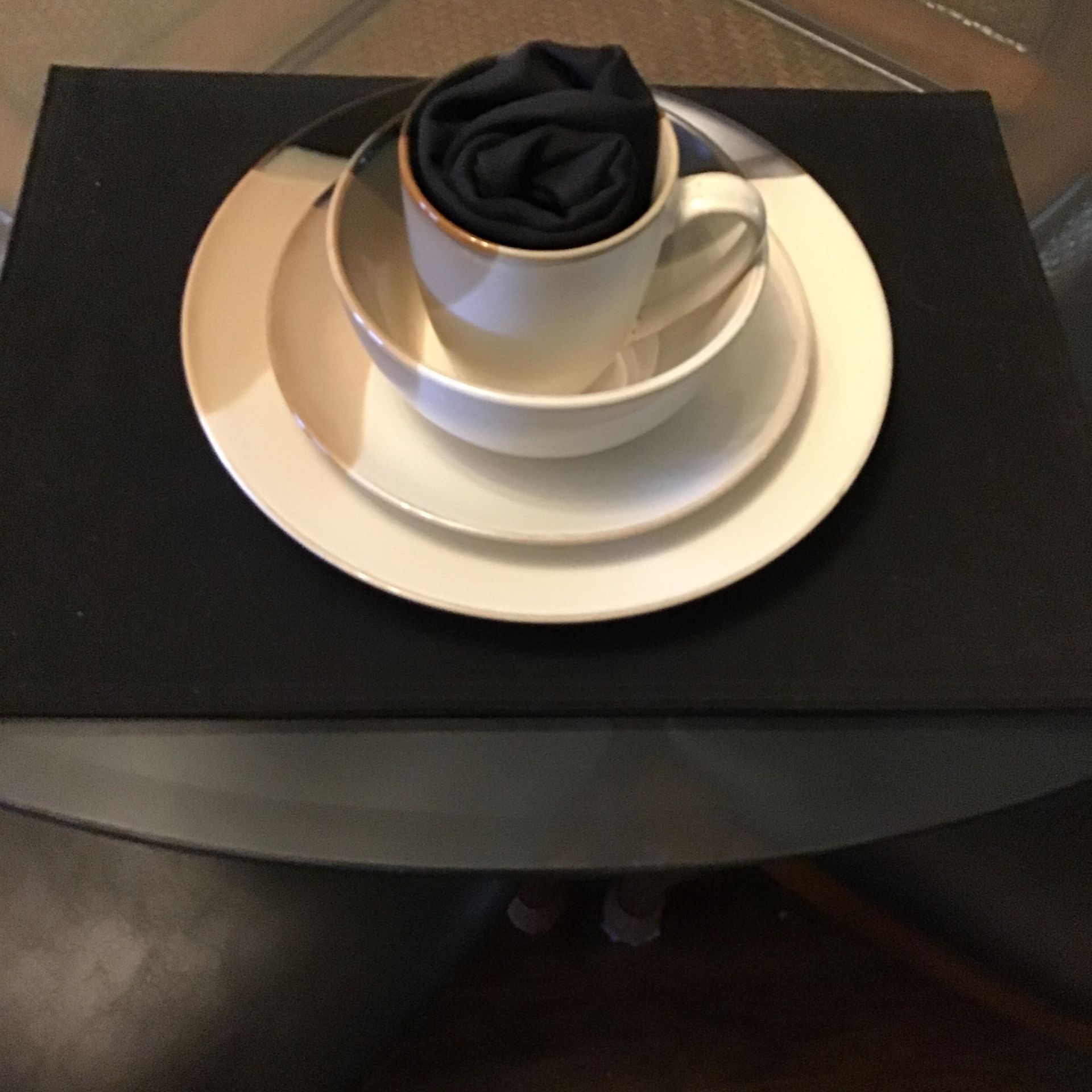 PFALTZGRAFF 16 Piece Dinnerware Set