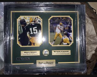 Green Bay Packers 22x26 Framed Photos Farve/Starr