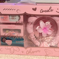 Makeup Tool Kits 
