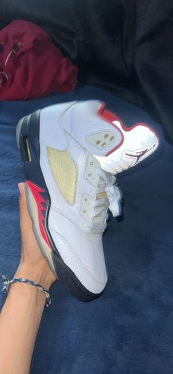 Air Jordan 5 Fire Red Sneaker