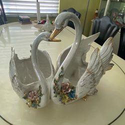Home Decor Porcelain Swans