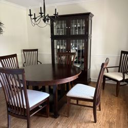 Basset Dining Room Set