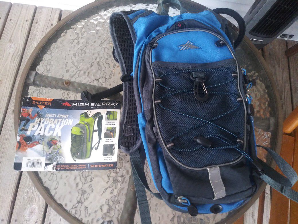 High sierra 2 liter hydration backpack