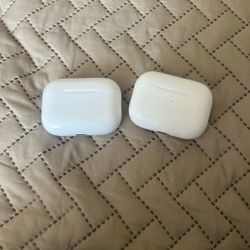 2 Bluetooth Earbuds