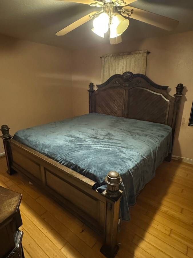 Cali King Bedroom Set