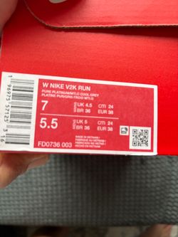 Brand new women’s Nike running shoes size 7