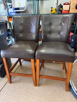 Set of 2 Brown Tufted faux Leather Bar Stools