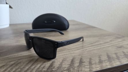 Oakley Holbrook