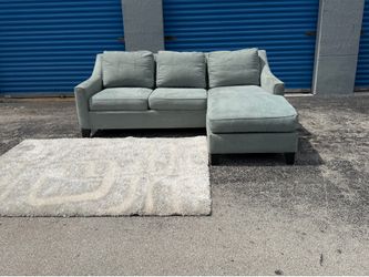 Sectional sofa. Free delivery 🚚