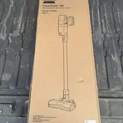 Vaccum bissell XR 200w lightweight vacuum 