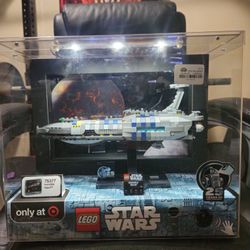 LEGO Star Wars 75377 Invisible Hand – Official Target Store Display – LED Lighted Acrylic Case – Rare Collector Item