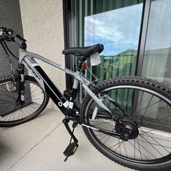 Hyper E-Ride Electric Mountain Bike – Like New! Extras Included