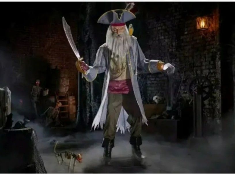 7ft Animated Captain Cuts