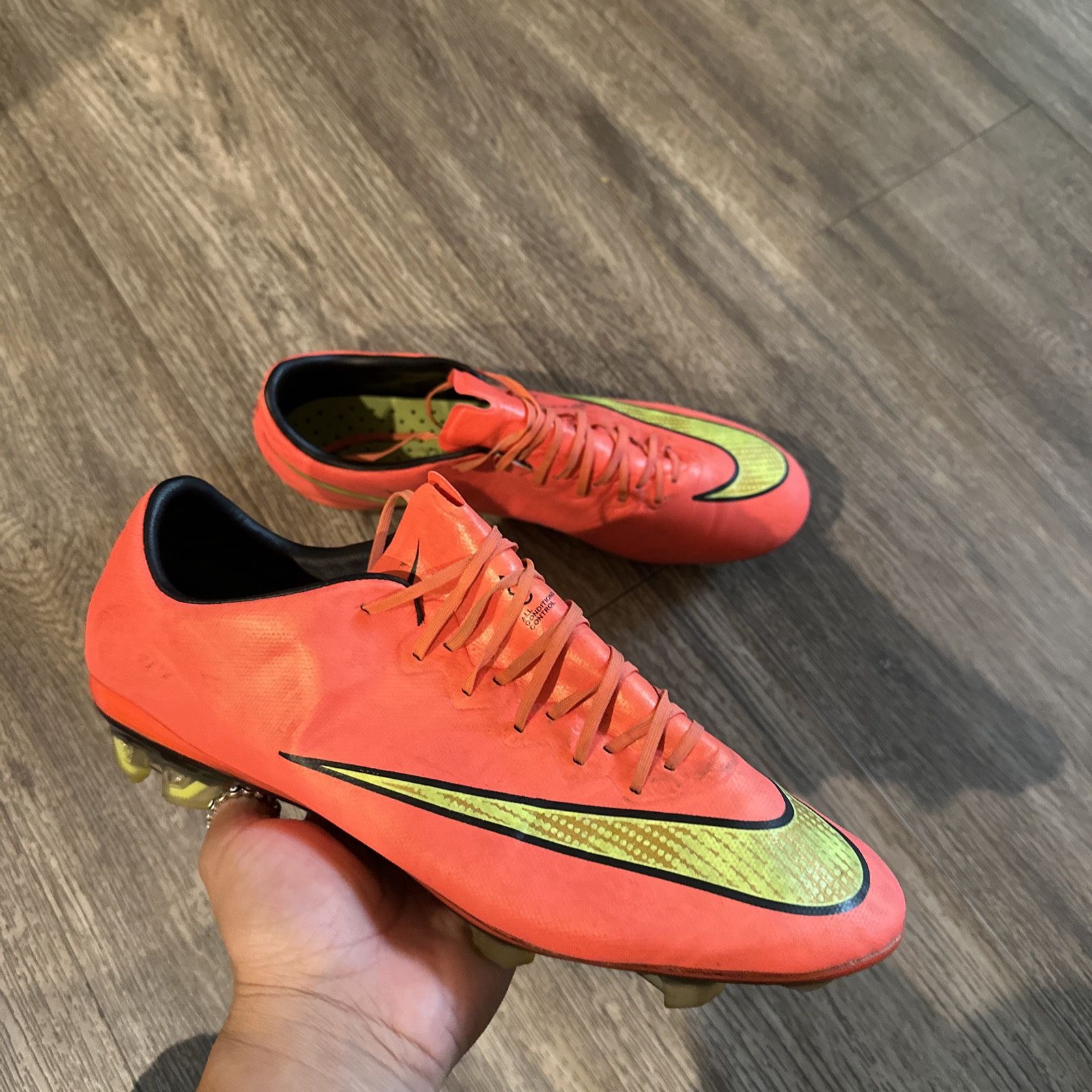 Nike Mercurial Vapor X FG ACC Hyper Punch Soccer Cleats 648553-690 Men Size 9.5