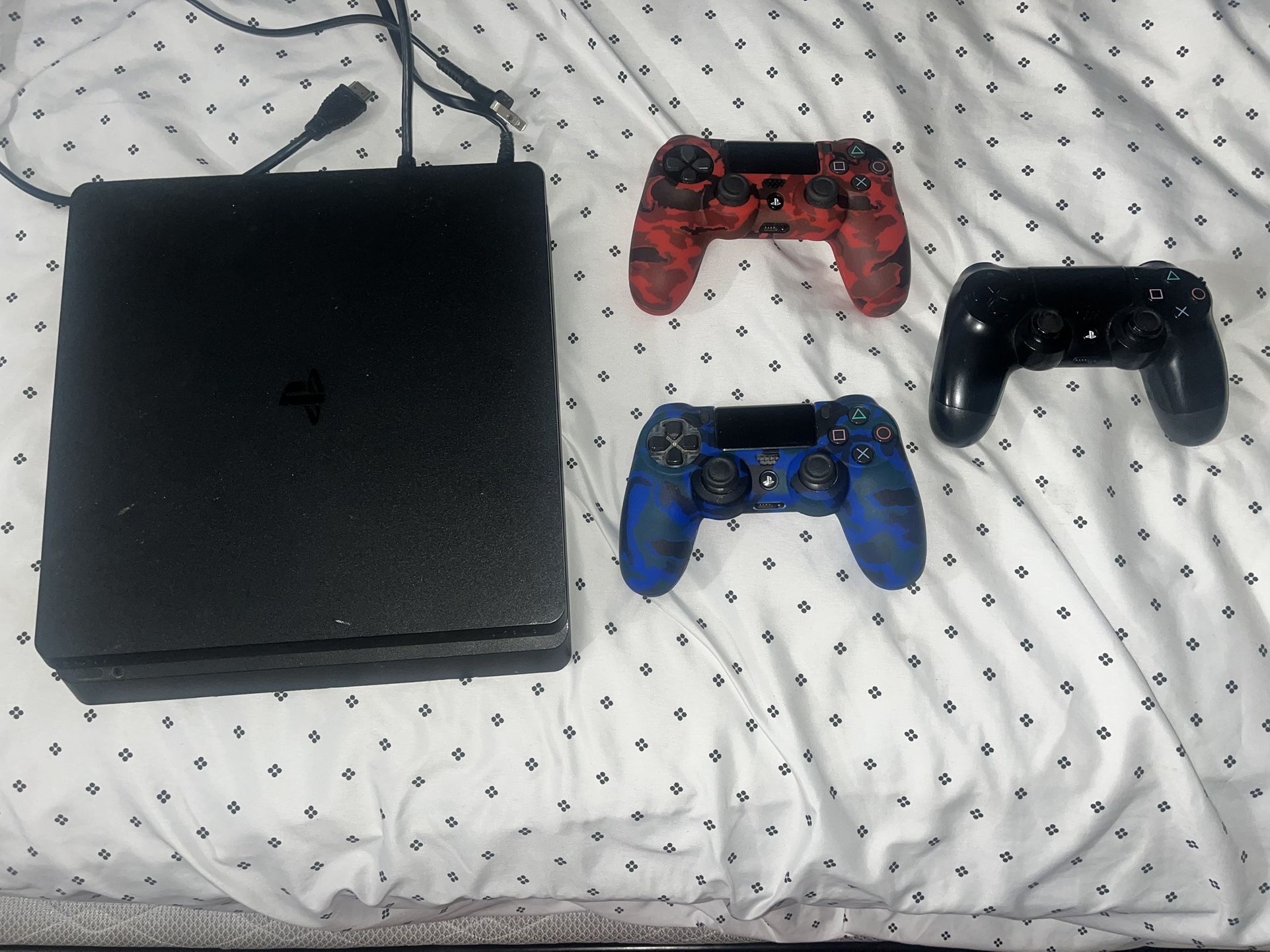 PS4 with controllers (READ DESCRIPTION)