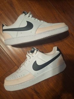 Women's  nike size 10