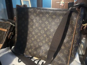 Louis Vuitton Messenger Bag