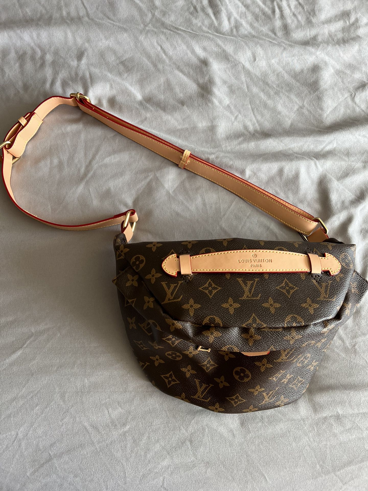 Dupe Mini Bumbag Louis Vuitton for Sale in Dinuba, CA - OfferUp