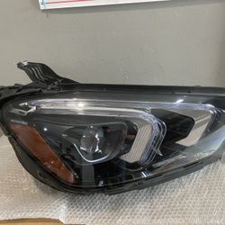 2020-2023 Mercedes Benz GLE Right Headlight 