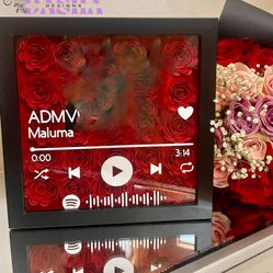 Spotify Frame & Flower Bouquet 
