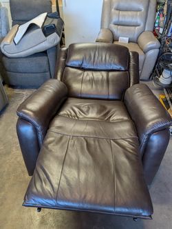 Barcalounger Bryson Leather Power Rocker Recliner with Power Adjustable Headrest