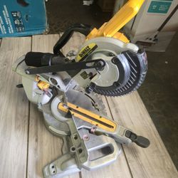 DEWALT 20V MAX Cordless 7-1/4 in. Sliding Miter Saw (Tool Only) #132476
