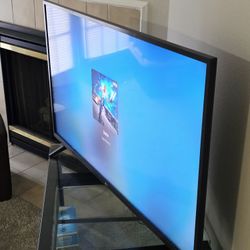 LG 32in 4K TV