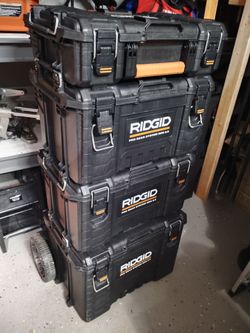 RiDGID rolling toold box